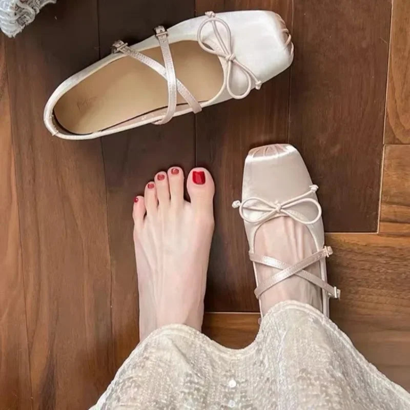 Elegant Block Heel Mary Janes – Square Toe, Bow-Knot Style